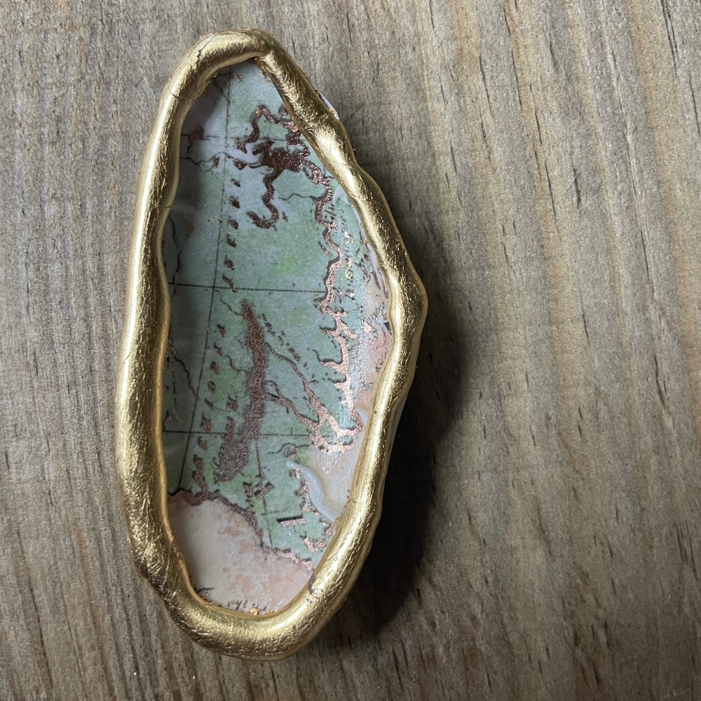 Small map print shell ring dish